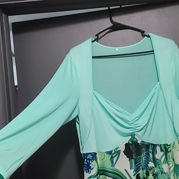 Seafoam Floral Dress... Asia sizes - Picture 3 of 3